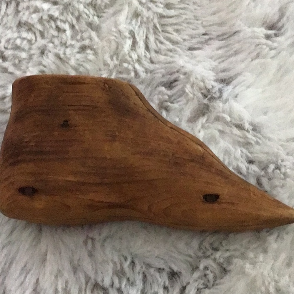 Antique wooden shoe makers form for children’s Victorian shoes